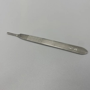 Manija de Bisturí de Acero Inoxidable de Grado Alemán con Escala, Herramienta Quirúrgica Dental Veterinaria # 3 & # Portacuchillas para 4 Cuchillos - Product Image 6