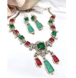 Conjunto de Collar y Aretes de Diseño de Alta Calidad, Chapado en Oro, Estilo Fusion, para Bodas, Colección Moderna para Mujer - Product Image 2