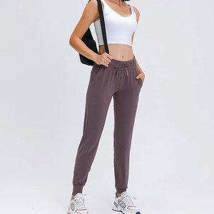 Pantalons de survêtement 100% coton de haute qualité pour femmes pantalons de survêtement de couleur personnalisée avec fermeture à la taille élastique Style ample pour l'été OEM - Product Image 1