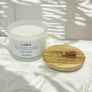 Décoration d'intérieur artisanale en lin et cire de soja, façonnée avec le toucher de la nature - Product Image 1