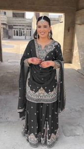 Costumes Palazzo de créateur pour femmes, vêtements ethniques élégants et à la mode pour les mariages, les fêtes et les fêtes - Product Image 4