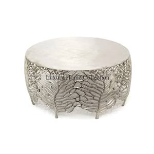 โต๊ะกลางและโต๊ะข้างเคลือบเงาสีทองโต๊ะดีไซน์เนอร์รูปทรงสับปะรด - Product Image 4