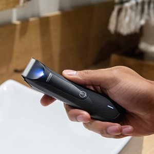 Tondeuse électrique rechargeable USB pour poils du pubis, utilisation humide/sèche, lame céramique remplaçable, étanche IPX7, rasoir d'hygiène masculine avec station de recharge - Product Image 4