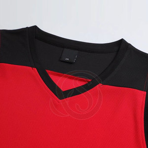 Uniformes de Baloncesto de Malla Transpirable de Poliéster 100% de Alta Calidad, Impresión por Transferencia de Calor, Personalizados para Hombres Adultos de Secundaria - Product Image 2