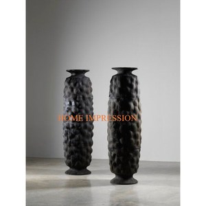 Lot de 2 vases et pots à fleurs minimalistes pour salon, métal, aluminium, couleur noire, qualité supérieure, à vendre - Product Image 3
