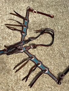 Serre-tête en cuir Western classique avec motif floral magnifiquement outillé idéal pour la formation et la performance de spectacle - Product Image 2