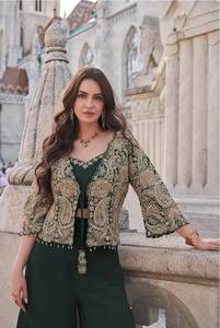 Traje de Sharara de seda banarsi de tela pesada moderna de diseñador étnico indio y pakistaní - Product Image 3