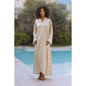 ชุดเดรสยาวแบบเรียบหรูสีครีม แบรนด์ Amiya Jacquard Kaftan พร้อมแขนพอง - Product Image 1