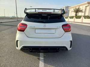 Mercedes-AMG A45 Berline d'occasion 2018 Essence Automatique Conduite à Gauche Sièges en Cuir Intérieur Sombre Toit Ouvrant Panoramique Régulateur de Vitesse Adaptatif - Product Image 3