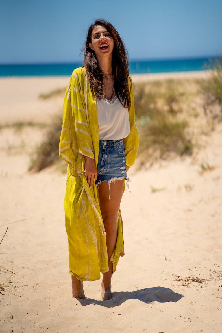 สีเหลือง