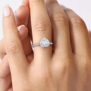 Bague de fiançailles en diamant 10k Heart Lab Grown Bague de fiançailles 5mm Bague de promesse délicate en or massif - Product Image 4