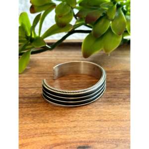 Bracelet jonc de luxe fait main en argent sterling 925 Thomas Yazzie avec pierres précieuses naturelles, certifié par un tiers, unisexe - Product Image 3