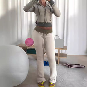 ชุดวอร์มแนวลำลองสำหรับผู้หญิงใส่ได้ทั้งชายและหญิงผ้าฝ้ายโพลีเอสเตอร์ดีไซน์ใหม่เทคนิคการพิมพ์ลวดลายทึบที่ทันสมัย - Product Image 1