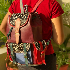 Sac à dos en cuir de vache avec fourrure animale - Product Image 2