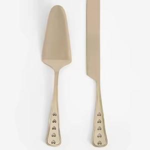 Cake Server Stylish Elegant Serving Utensil for Home Dining Parties Catering Events - Product Image 1