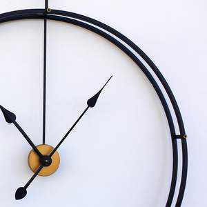 Horloge murale en métal noir demi-lune pour couloir et cadeaux de mariage, horloge murale décorative artisanale de luxe pour salon et chambre à coucher - Product Image 3