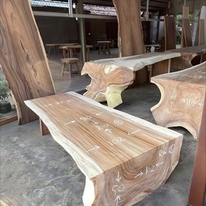 Mesa de Comedor de Lujo de Madera Maciza con Borde Natural, Tabla de Madera de Suar Hecha a Mano, Muebles de Comedor Rústicos para Uso en Villas y Hoteles - Product Image 2