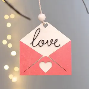 Lettre en bois SVG découpée au laser cadeau de la Saint-Valentin carte en bois gravée pour un être cher enveloppe coeur en bois étiquettes de nom étiquettes de nom