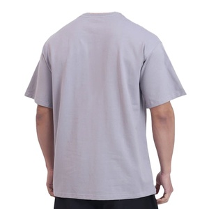 เสื้อผ้าผู้ชาย OEM แบบสั่งทำพิเศษ ทรงหลวม คอปกเรียบ ทรงปกติ สปอร์ต วิ่งได้ ผลิตจากผ้าฝ้าย 100% น้ำหนักเบา 180 กรัม เป็นมิตรต่อสิ่งแวดล้อม - Product Image 6