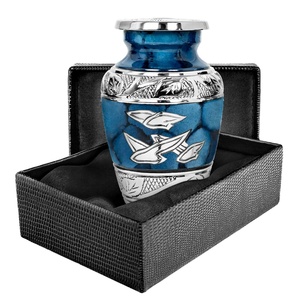 100% Urna funeraria para adultos hecha a mano Urna de cremación Urna de latón macizo para cenizas humanas - Product Image 4