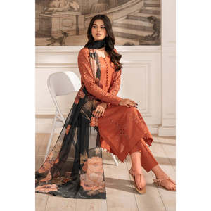 Conjunto Elegante IZNIK-3PC para Mujer, Camisa Bordada Chikan Lawn con Dupatta de Chifón Estampado y Pantalones BIC-4638 - Product Image 4