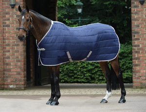 Proteja su caballo con alfombras estables para interiores que son fáciles de limpiar y construidas para la comodidad en climas fríos - Product Image 4