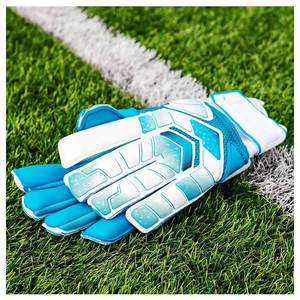 Gants de gardien de but avec surface en palmier durable pour des performances professionnelles, ajustement sécurisé avec poignet réglable supplémentaire - Product Image 3