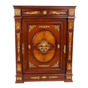 Meuble à chaussures de luxe de style Empire français avec élégante incrustation en noyer et accents en laiton doré moulé à la main pour entrée royale - Product Image 2