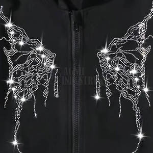 ชุดวอร์มผู้ชายแบบมีฮู้ด ดีไซน์ใหม่ ขายส่ง ราคาถูก ขายดี ผ้าระบายอากาศ ตกแต่งด้วยคริสตัล - Product Image 5