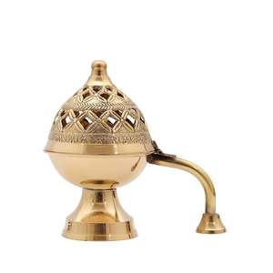Quemador de incienso de latón de diseño tradicional con tallados a mano y diseño de cuenco grande, perfecto para rituales de púja y decoración festiva. - Product Image 3
