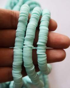 CLART TOOLS Cuentas de Arcilla Polimérica Verde de Alta Demanda, 6mm, 55-60 piezas/hilo, Excelente Calidad, Exportador de India para Gargantillas - Product Image 3