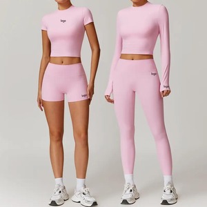 Ensemble de chemise de course pour femmes coupe amincissante vêtements de sport de haute qualité pour le fitness leggings de yoga ensembles de yoga avec logo personnalisé - Product Image 1