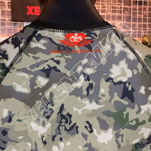 Alta calidad de camuflaje de buceo al aire libre Surf personalizado impreso hombres activo Rash Guard - Product Image 4