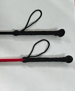 Fouet en cuir véritable avec logo personnalisé avec manche en laiton léger Équipement d'entraînement pour les courses de chevaux - Product Image 1