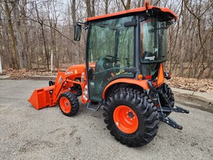 Tracteur Kubota B3350 HSDC haute performance avec chargeur frontal et accessoires souffleuse à neige, 2 roues motrices, 4 roues motrices, tracteur utilitaire agricole - Product Image 1