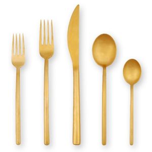 Elegante juego de cubiertos dorados pulidos, desarrollado con artesanía refinada que ofrece un atractivo gastronómico de primera calidad. - Product Image 5