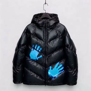 Chaqueta de Plumón Gruesa de Invierno con Capucha, Resistente al Viento, con Estampado de Tinta Termo crómica de Estilo Vintage Personalizado OEM - Product Image 3