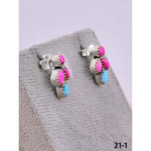Pendientes de tuerca vintage de inspiración sureño, de plata de ley turquesa, con diseño de flor de perla engastada en bisel inspirado en el algodón de azúcar, para fiestas - Product Image 2