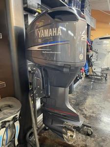 Moteur hors-bord à essence Yamaha 250 ch 4 temps authentique, neuf, garantie 3 ans, 6 cylindres, remise - Product Image 2