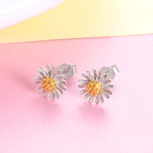 Orecchini a Perno a Forma di Girasole in Argento Sterling Massiccio con Diamante e Perla Placcata Oro, Idee Regalo Romantiche per Matrimoni e Feste - Product Image 4