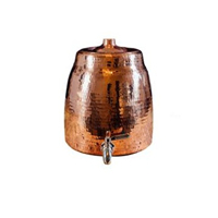 Distributeur de stockage d'eau chaude froide réservoir d'eau en cuivre refroidisseur de stockage d'eau pure avec conception martelée pour ustensiles de cuisine fournitures de fête