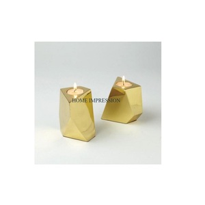 Ensemble de 2 bougeoirs métalliques plaqués or forme et tailles personnalisées décoration de table bougeoirs cadeaux de luxe chandelier - Product Image 1