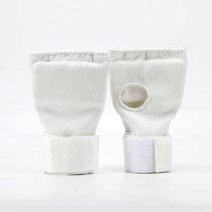 Gants de boxe en gel demi-doigt de haute qualité avec pansement d'emballage à la main rapide Sanda Slayer Protector pour hommes et femmes Muay Thai - Product Image 1