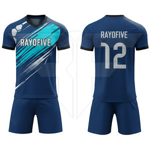 Nouvelle conception de maillots de football personnalisés respirants et imprimés, uniformes d'équipe de haute qualité avec logo et nom d'équipe personnalisés - Product Image 2