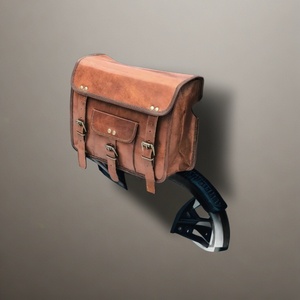 Sac à bagages de moto et de vélo en cuir fait à la main sacoches 2 latérales pratiques avec sangles réglables pour les propriétaires de vélos fabriqués en Inde - Product Image 4