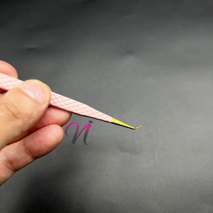 Pince à épiler en acier inoxydable enduit de poudre rose pour bébé pointes plaquées or pince à épiler de levage de cils de précision en gros - Product Image 4