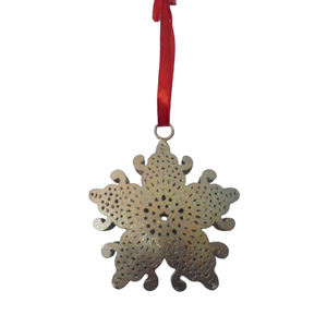 Adorno decorativo de pared con forma de flor colgante de Metal de hierro de aspecto fabuloso Color dorado para el hogar y la decoración de Navidad hecho a mano a granel - Product Image 3