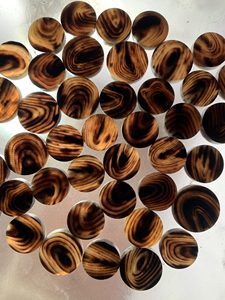 Boutons de couleur de corne naturelle écologiques fabriqués à la main Technique brute pour la couture de projets de bricolage-Blazers Costumes Manteaux Vêtements - Product Image 4