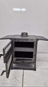 Estufa de Leña Portátil Dorello de Aluminio Fundido con Doble Compartimento de Horno y Estantes Laterales para Uso en Villas - Product Image 3