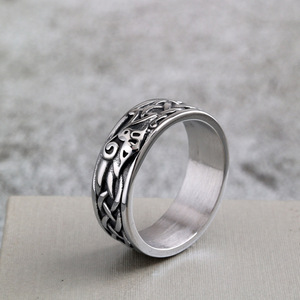 Anillo Unisex de Acero Inoxidable Estilo Nórdico Vintage, Chapado en Oro de 18K, Diseño Vikingo con Cuervo, Moderno y a la Moda, con Incrustaciones en Forma de Número, para Regalo - Product Image 3
